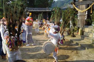 H28.08.15 久志・大浦太鼓踊り2.jpg