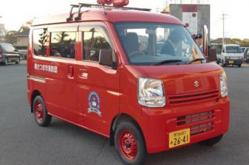 H27.12.22 女性消防団用広報車贈呈式1.JPG
