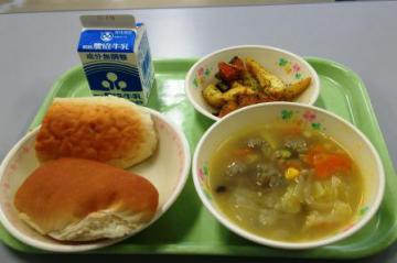 H29.04.07 学校給食試食会2.JPG