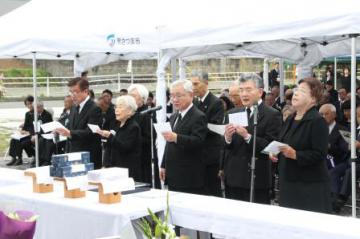 H29.04.09 万世特攻慰霊碑慰霊祭1.JPG