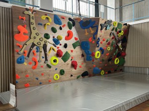 1KidsWallBouldering20250106.jpg