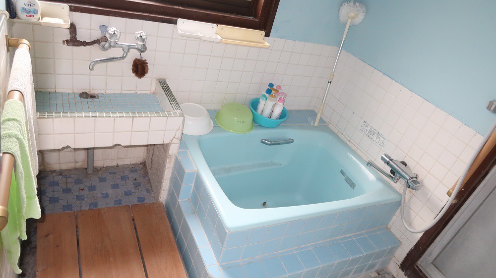 https://www.city.minamisatsuma.lg.jp/living/images/12furo20230831kaseda171.jpg