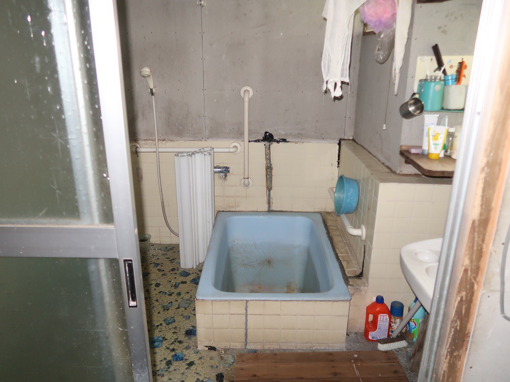 https://www.city.minamisatsuma.lg.jp/living/images/12furo20240705kaseda192.jpg