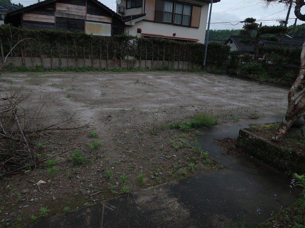https://www.city.minamisatsuma.lg.jp/living/images/16niwa1th20240705kaseda192.jpg