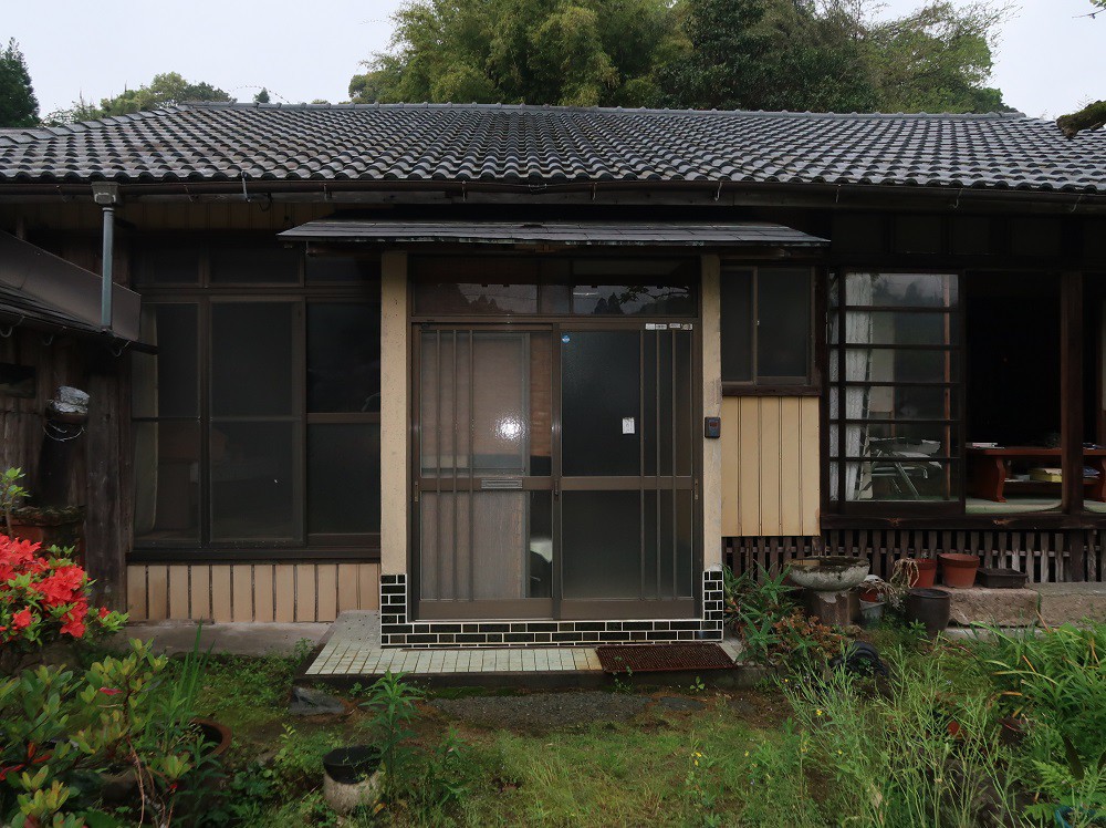 https://www.city.minamisatsuma.lg.jp/living/images/2genkan1th20240705kaseda192.jpg