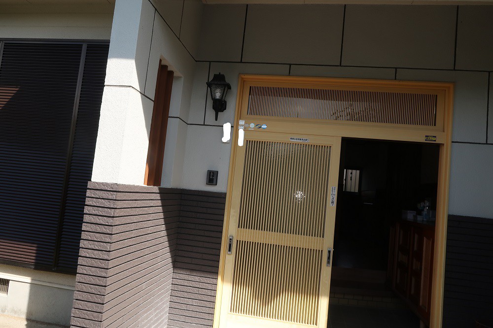 https://www.city.minamisatsuma.lg.jp/living/images/2genkan1th20240821kaseda193.jpg