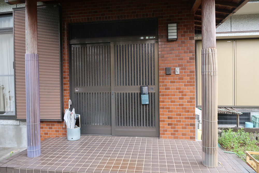 https://www.city.minamisatsuma.lg.jp/living/images/2genkan1th20250512kaseda605.jpg
