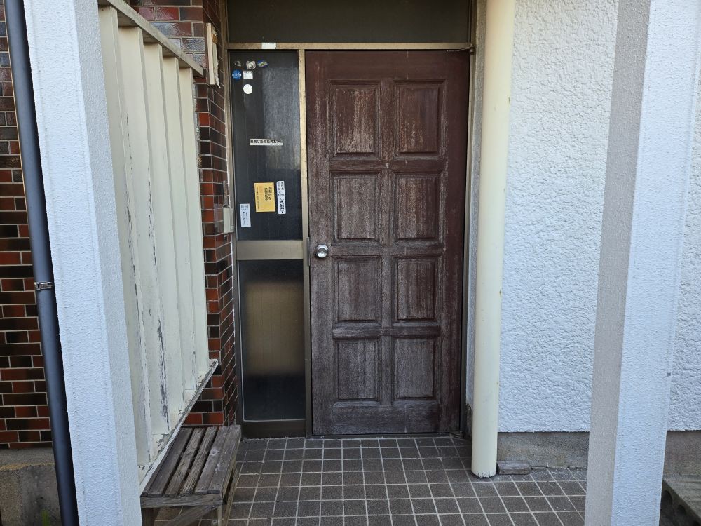 https://www.city.minamisatsuma.lg.jp/living/images/2genkan20251209kaseda618.jpg