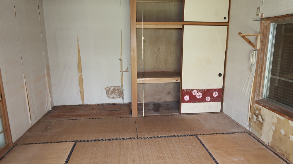 https://www.city.minamisatsuma.lg.jp/living/images/3washitsu1th050516kinpou527.jpg