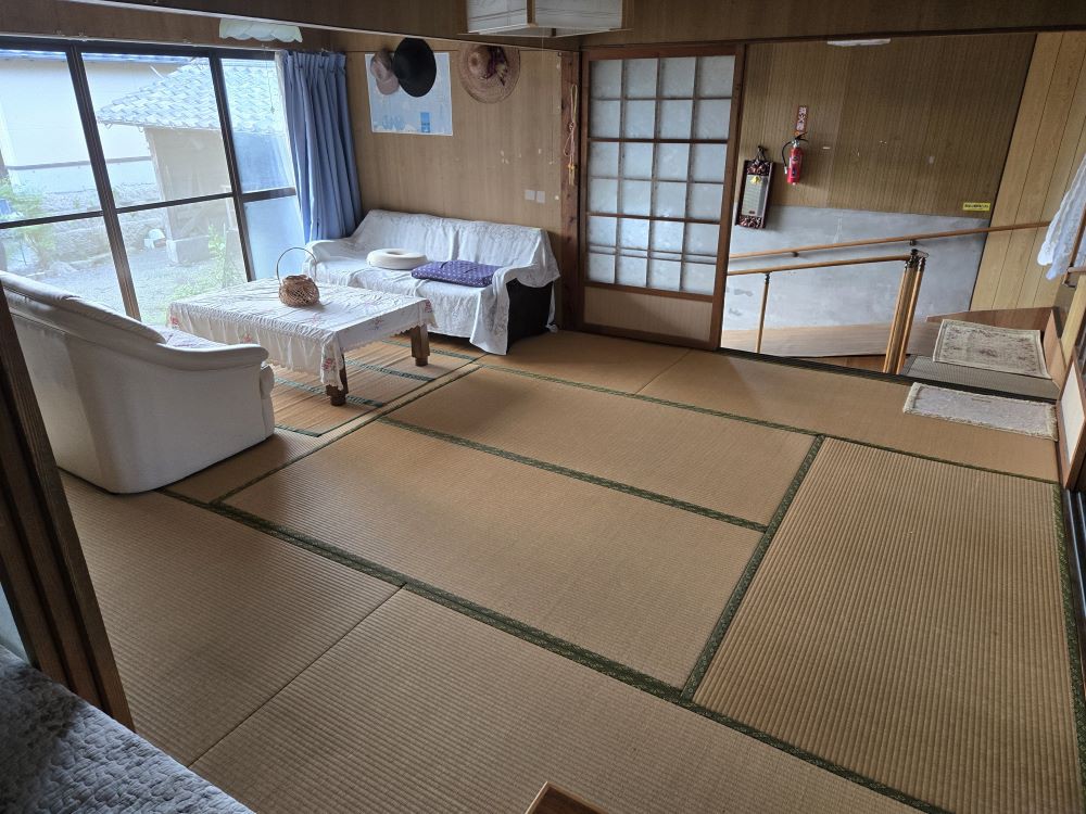 https://www.city.minamisatsuma.lg.jp/living/images/7washitu2th20250919kinpou536.jpg